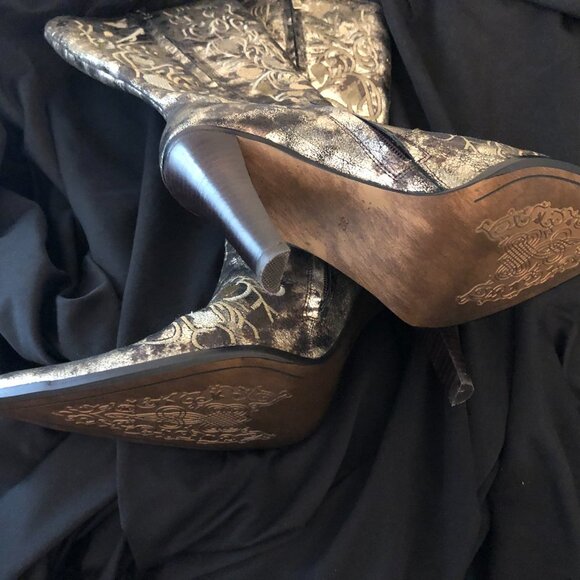 Vintage Style Gold Knee Length Leather Dress Boot - Picture 8 of 16